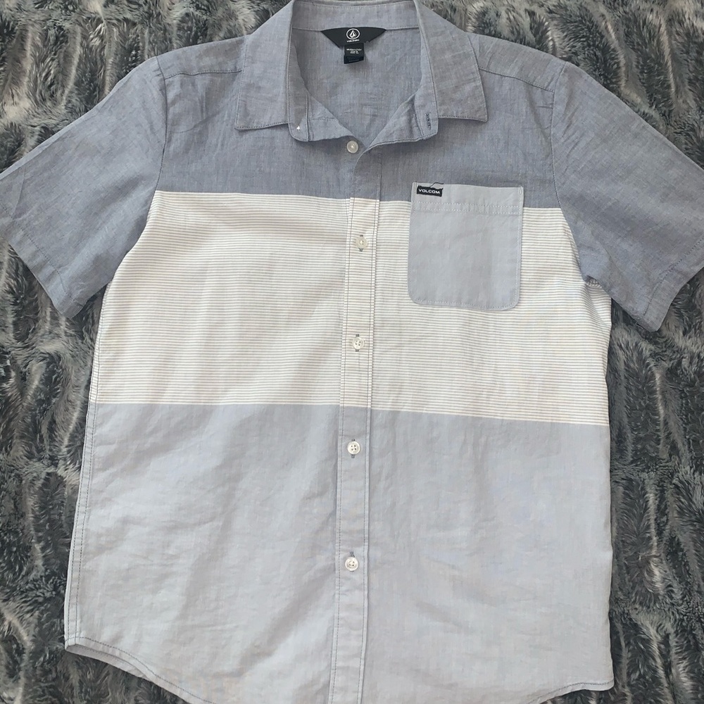 Volcom button shirt